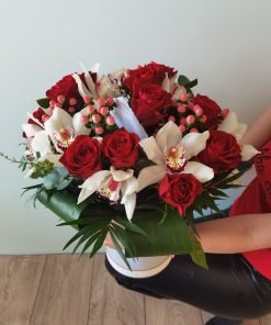 Rožių ir orchidėjų puokštė "Prabanga"