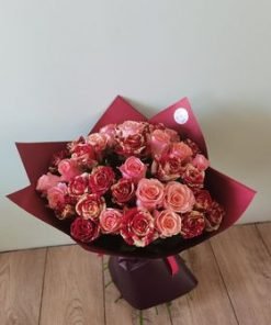 Rožinių rožių puokštė